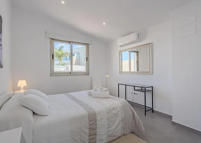 Caterina, Luxury With Heated Pool Ocean View In Adeje, Tenerife Βίλα *